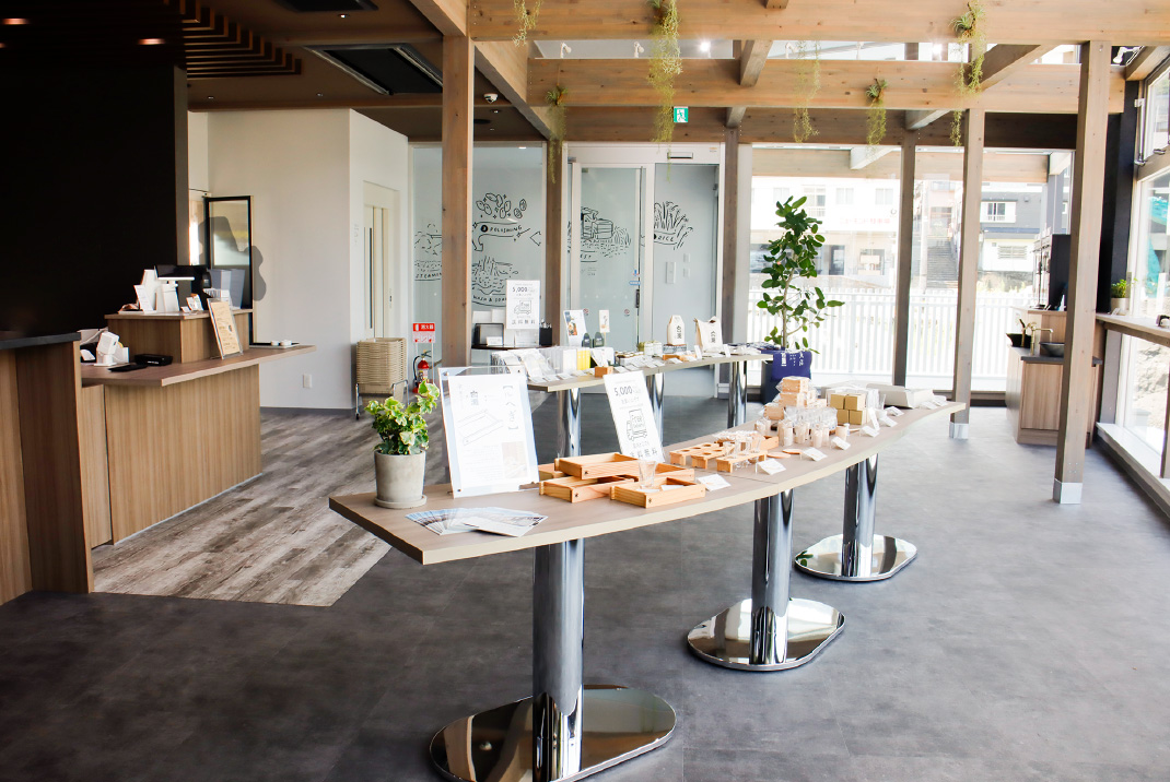 白瀧酒造直売店 shop & taproom Flow1