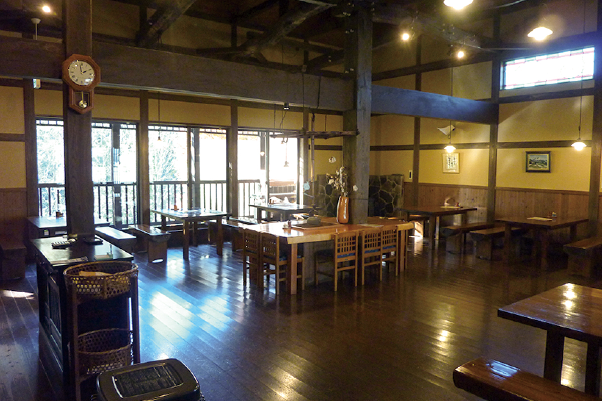 雪むろそば家小さな空　店内