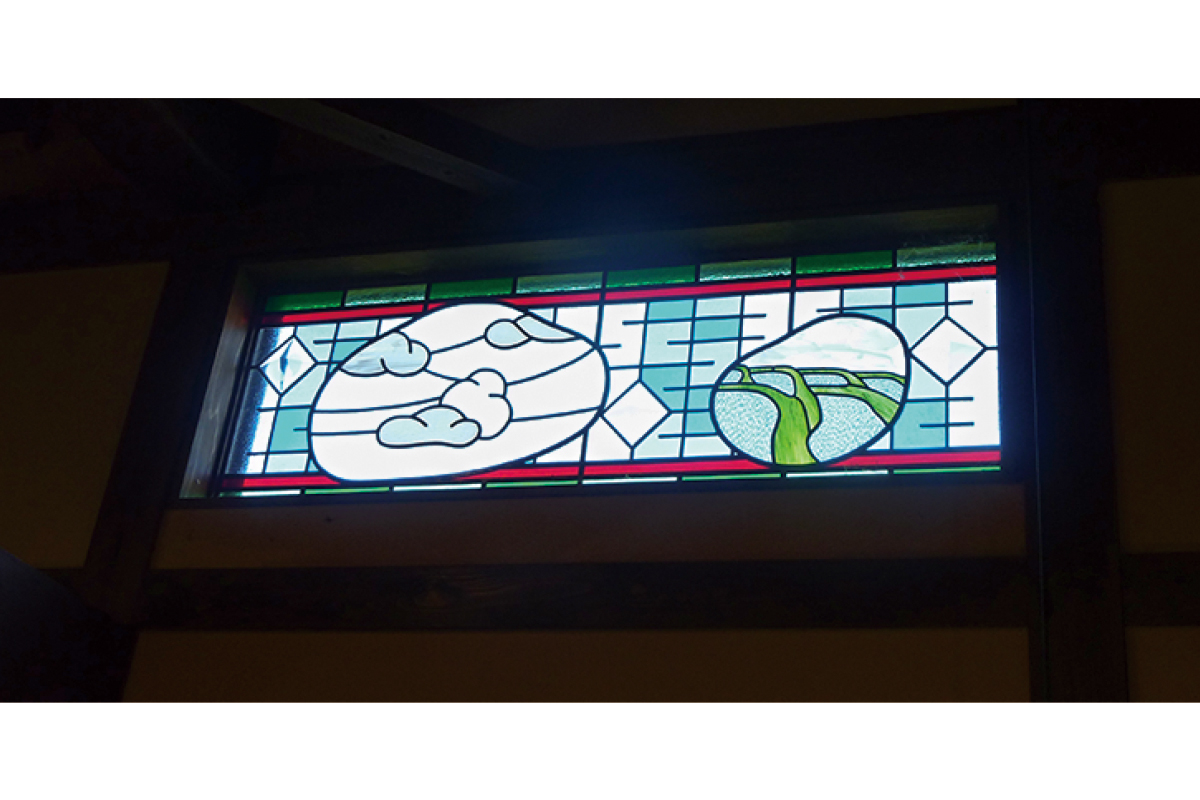 雪むろそば家小さな空　ステンドグラス