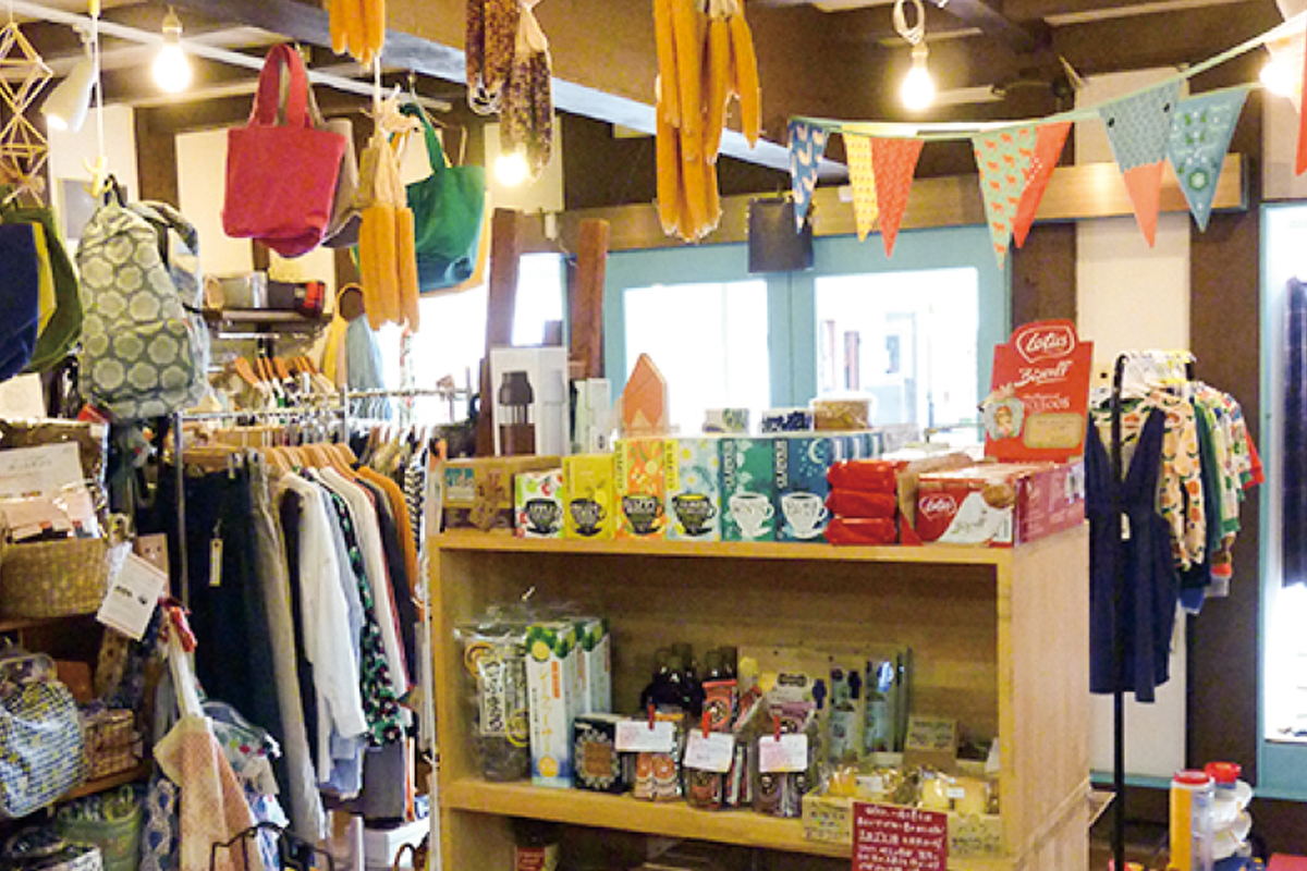 雑貨と洋服やさんハイネ 店内