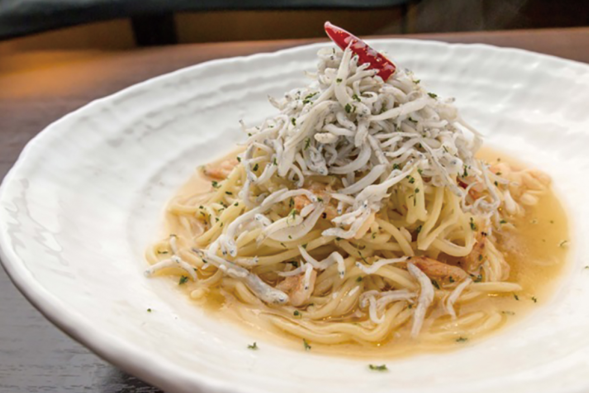 イタリアンバル 匠 桜えびと釜揚げしらすのペペロンチーノ