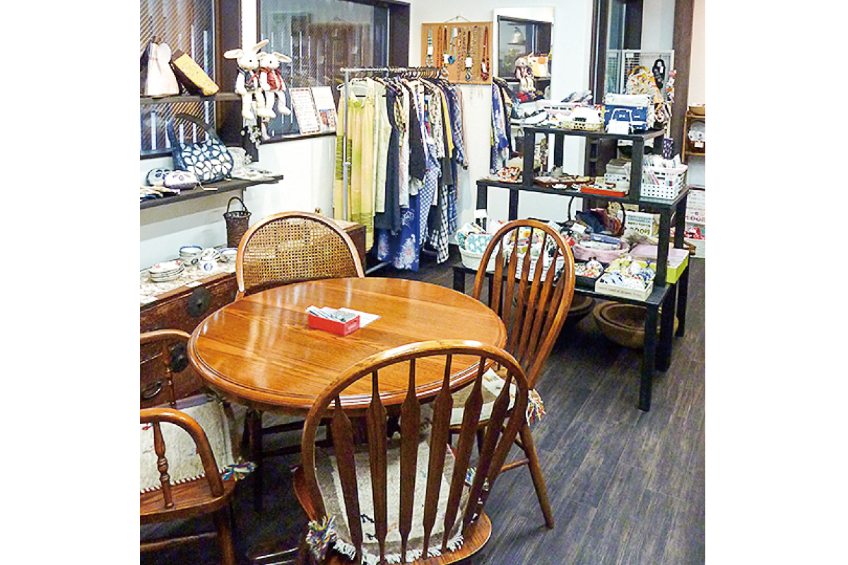 骨董・カフェ　大正や