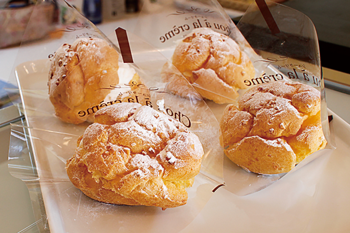 新三野屋菓子店　浦川原店　シュークリーム